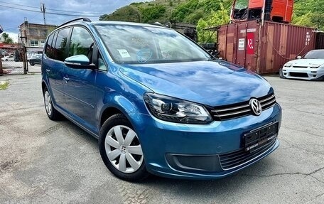 Volkswagen Touran III, 2015 год, 1 265 000 рублей, 2 фотография