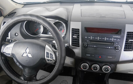 Mitsubishi Outlander III рестайлинг 3, 2008 год, 999 000 рублей, 13 фотография