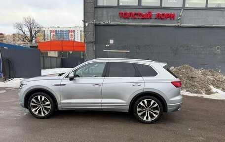 Volkswagen Touareg III, 2021 год, 5 800 000 рублей, 1 фотография
