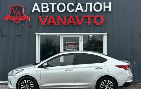 Hyundai Solaris II рестайлинг, 2022 год, 1 810 000 рублей, 5 фотография