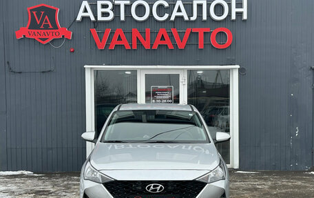 Hyundai Solaris II рестайлинг, 2022 год, 1 810 000 рублей, 2 фотография