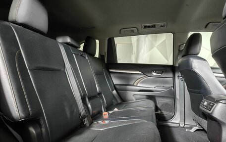 Toyota Highlander III, 2014 год, 3 155 000 рублей, 16 фотография