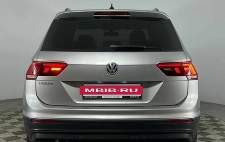 Volkswagen Tiguan II, 2018 год, 2 364 000 рублей, 6 фотография