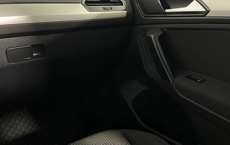 Volkswagen Tiguan II, 2018 год, 2 364 000 рублей, 16 фотография