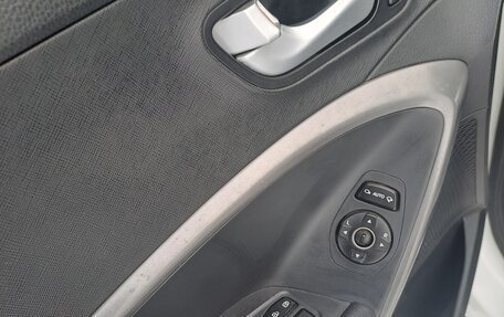 Hyundai Santa Fe III рестайлинг, 2014 год, 2 200 000 рублей, 25 фотография