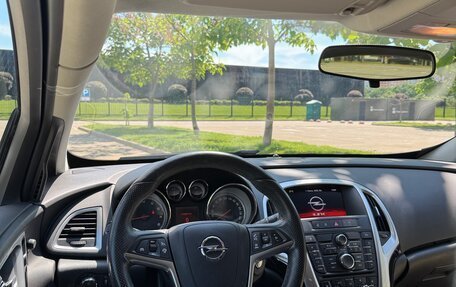 Opel Astra J, 2014 год, 1 350 000 рублей, 4 фотография