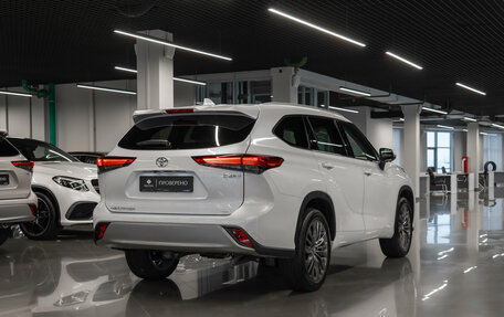 Toyota Highlander, 2025 год, 5 600 000 рублей, 4 фотография