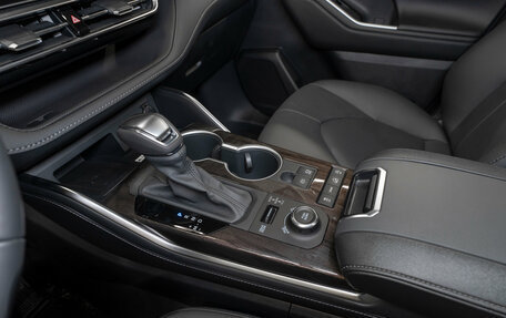 Toyota Highlander, 2025 год, 5 600 000 рублей, 18 фотография