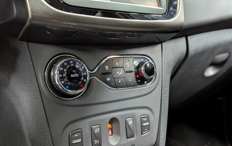 Renault Sandero II рестайлинг, 2015 год, 750 000 рублей, 21 фотография