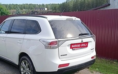 Mitsubishi Outlander III рестайлинг 3, 2012 год, 1 320 000 рублей, 4 фотография