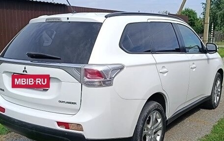Mitsubishi Outlander III рестайлинг 3, 2012 год, 1 320 000 рублей, 3 фотография