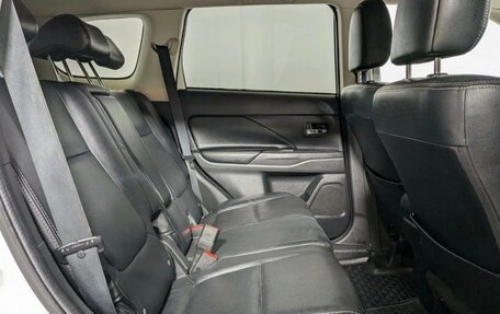 Mitsubishi Outlander III рестайлинг 3, 2012 год, 1 320 000 рублей, 15 фотография