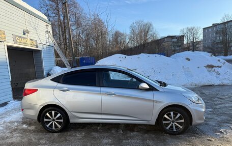 Hyundai Solaris II рестайлинг, 2013 год, 750 000 рублей, 3 фотография