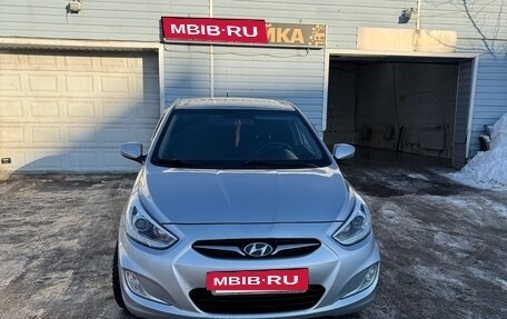 Hyundai Solaris II рестайлинг, 2013 год, 750 000 рублей, 2 фотография