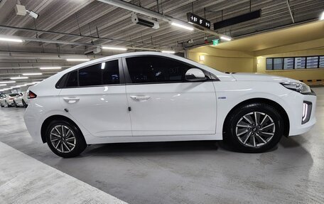 Hyundai IONIQ, 2021 год, 1 600 000 рублей, 4 фотография