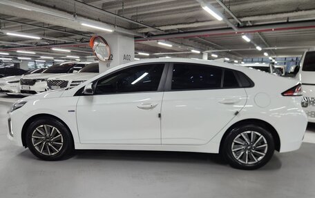 Hyundai IONIQ, 2021 год, 1 600 000 рублей, 8 фотография