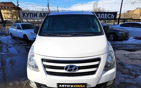 Hyundai H-1 II рестайлинг, 2012 год, 1 750 000 рублей, 4 фотография