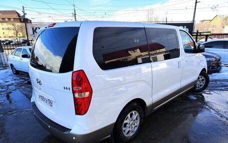 Hyundai H-1 II рестайлинг, 2012 год, 1 750 000 рублей, 2 фотография