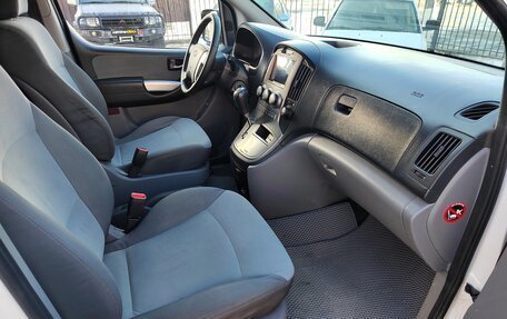 Hyundai H-1 II рестайлинг, 2012 год, 1 750 000 рублей, 9 фотография