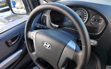 Hyundai H-1 II рестайлинг, 2012 год, 1 750 000 рублей, 8 фотография