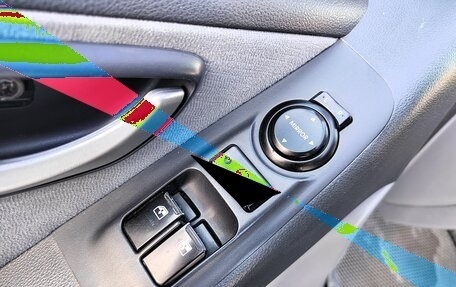 Hyundai H-1 II рестайлинг, 2012 год, 1 750 000 рублей, 19 фотография