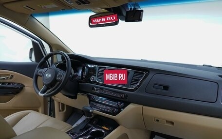 KIA Carnival III, 2018 год, 2 145 000 рублей, 6 фотография