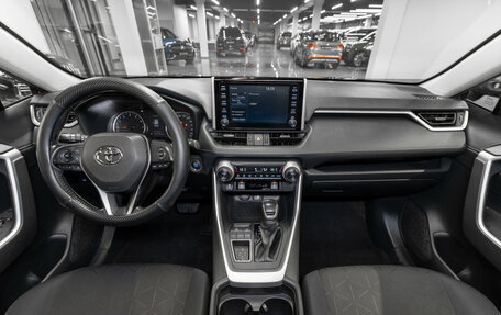 Toyota RAV4, 2020 год, 2 910 000 рублей, 8 фотография