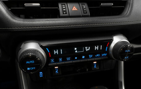 Toyota RAV4, 2020 год, 2 910 000 рублей, 16 фотография