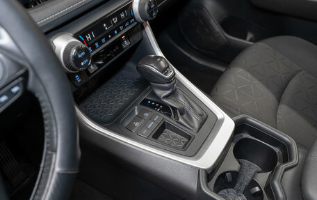 Toyota RAV4, 2020 год, 2 910 000 рублей, 15 фотография