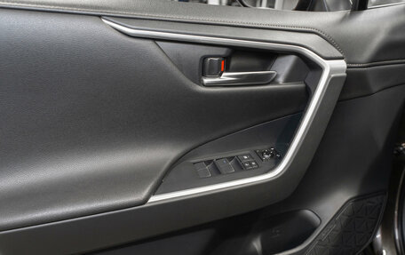 Toyota RAV4, 2020 год, 2 910 000 рублей, 14 фотография