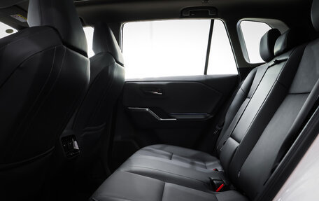 Toyota RAV4, 2025 год, 4 970 000 рублей, 26 фотография