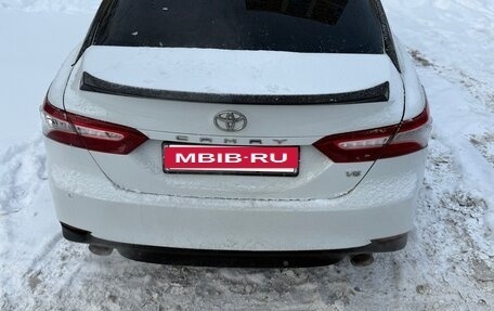 Toyota Camry, 2018 год, 1 999 999 рублей, 6 фотография