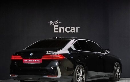 BMW 5 серия, 2023 год, 5 533 000 рублей, 2 фотография