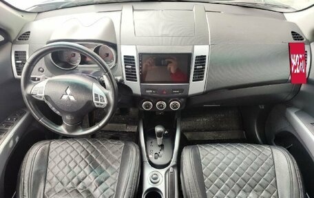 Mitsubishi Outlander III рестайлинг 3, 2008 год, 990 000 рублей, 13 фотография