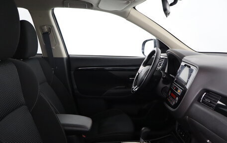 Mitsubishi Outlander III рестайлинг 3, 2020 год, 2 549 000 рублей, 12 фотография