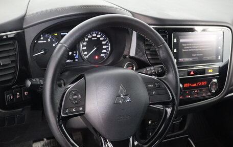 Mitsubishi Outlander III рестайлинг 3, 2020 год, 2 549 000 рублей, 9 фотография