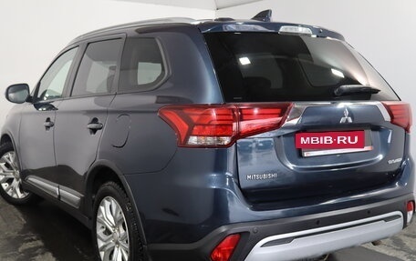 Mitsubishi Outlander III рестайлинг 3, 2020 год, 2 549 000 рублей, 4 фотография