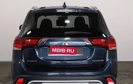 Mitsubishi Outlander III рестайлинг 3, 2020 год, 2 549 000 рублей, 5 фотография