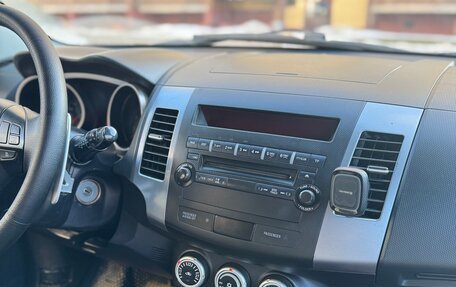 Mitsubishi Outlander III рестайлинг 3, 2008 год, 860 000 рублей, 1 фотография