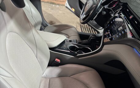 Toyota Camry, 2020 год, 2 320 000 рублей, 14 фотография