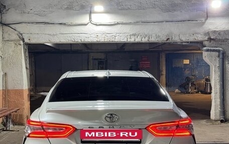 Toyota Camry, 2020 год, 2 320 000 рублей, 11 фотография