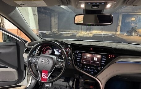 Toyota Camry, 2020 год, 2 320 000 рублей, 13 фотография