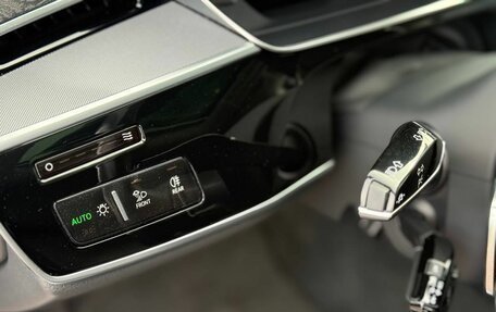 Audi A8, 2018 год, 6 170 000 рублей, 14 фотография