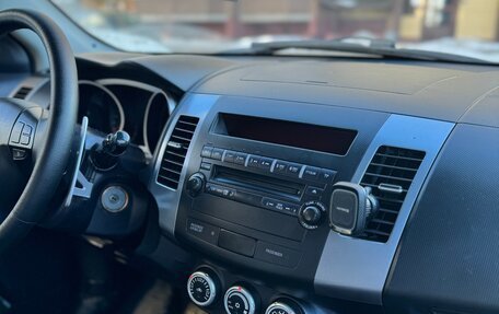 Mitsubishi Outlander III рестайлинг 3, 2008 год, 860 000 рублей, 3 фотография