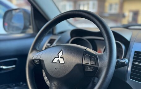 Mitsubishi Outlander III рестайлинг 3, 2008 год, 860 000 рублей, 4 фотография