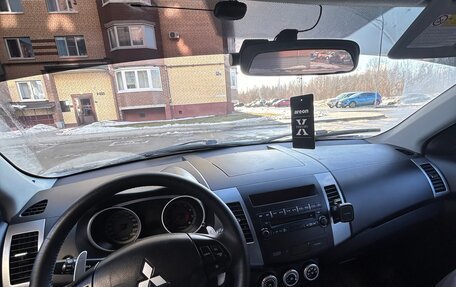 Mitsubishi Outlander III рестайлинг 3, 2008 год, 860 000 рублей, 5 фотография