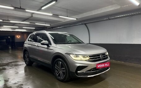 Volkswagen Tiguan II, 2021 год, 4 100 000 рублей, 3 фотография