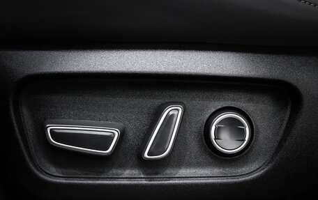 Toyota RAV4, 2025 год, 4 970 000 рублей, 25 фотография