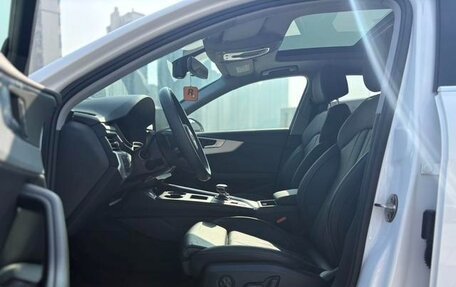 Audi A4, 2022 год, 2 300 000 рублей, 10 фотография