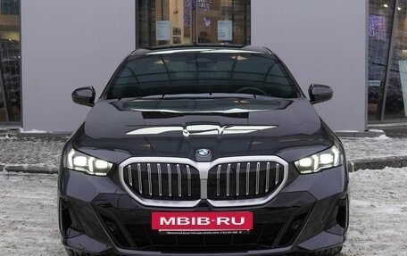 BMW 5 серия, 2024 год, 7 750 000 рублей, 2 фотография